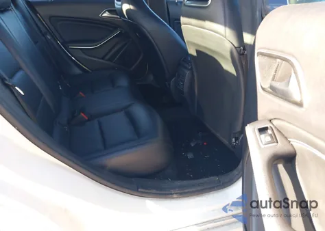 2014 Mercedes-Benz Cla 250 z USA, uszkodzony, nr VIN WDDSJ4EB5EN069354